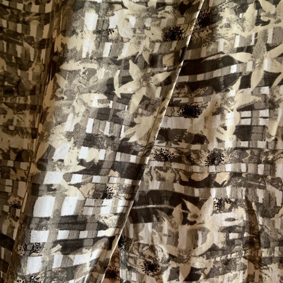 Sheer Sleeveless Tunic - Picture 3 of 8